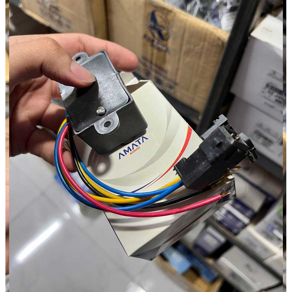 رله تقویت دستگاه شیشه بالابر پژو ۴۰۵ آماتاصمد