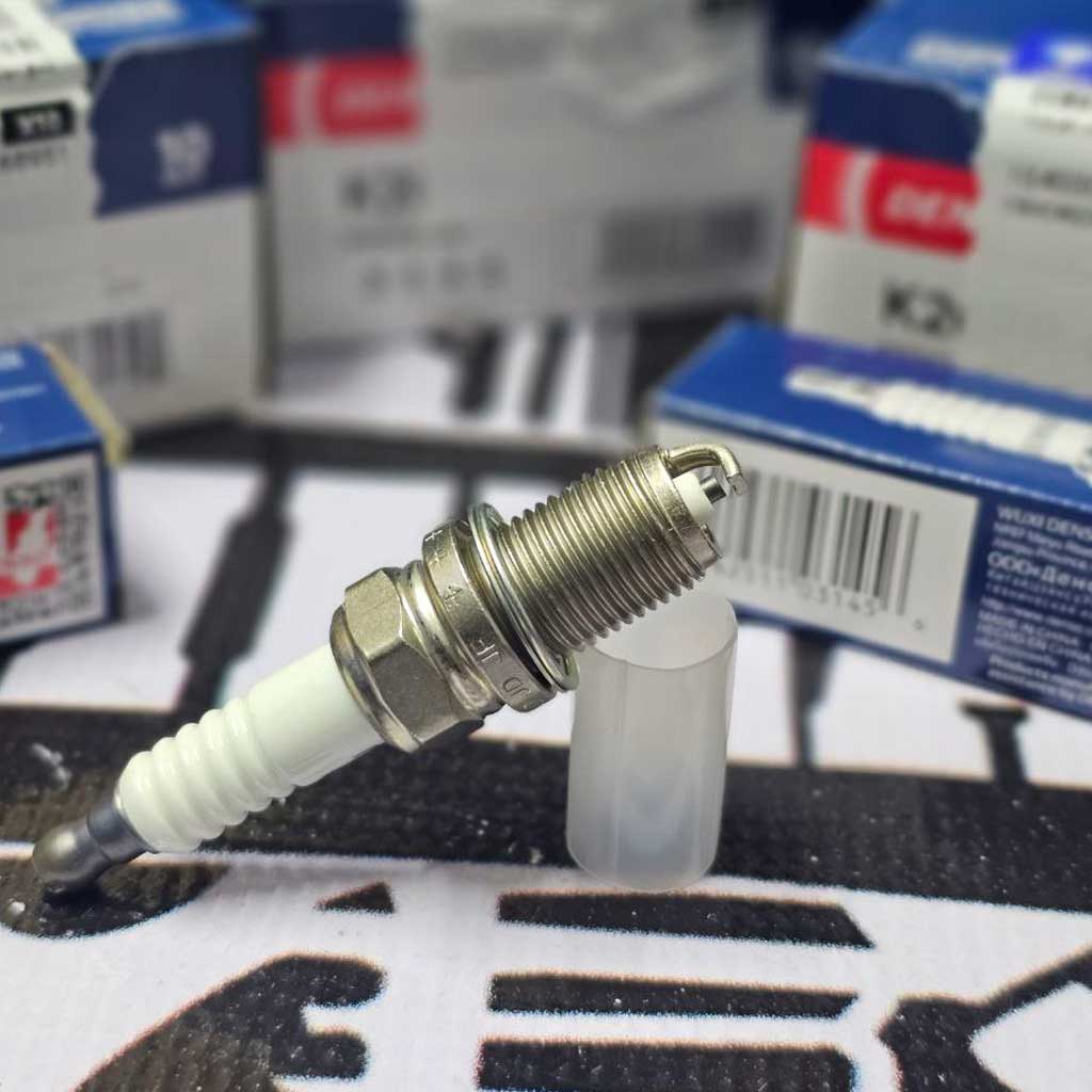 شمع پژو دنسو ژاپن  ایساکو شرکتی  مناسب برای پارس سمند پژو 405